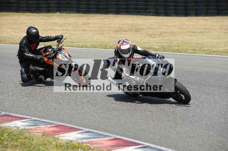 Archiv-2023/28 05.06.2023 Moto Club Anneau du Rhin/blanc-novice/3